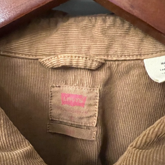 Levi’s Barstow” Corduroy Western Shirt in Large. Made in India. - Picture 5 of 9
